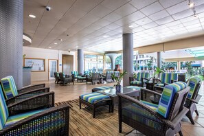 Terrace/patio - Aqua Aloha Surf Waikiki 1504 | City Views – Pool & BBQ (Honolulu)