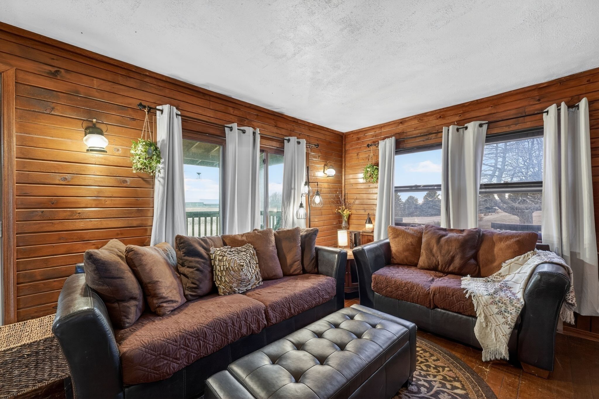 TV, fireplace, stereo
