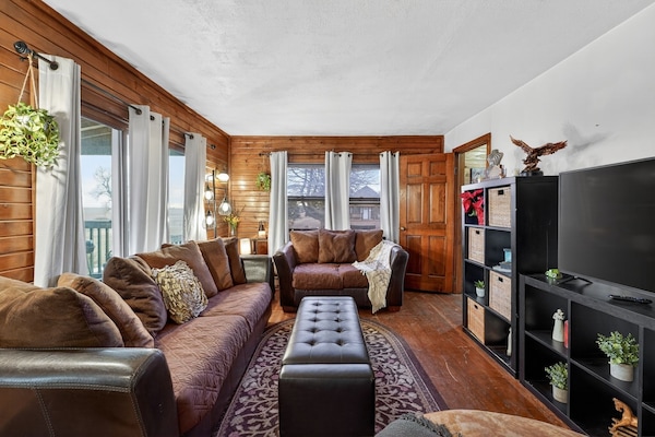 Indoors, Furniture, Living Room, Home Decor, Couch