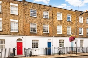 Exterior - Bright with King Size Bed Studio in Central London (Greater London)