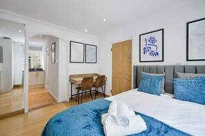 Room - Bright with King Size Bed Studio in Central London (Greater London)