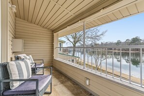 Property grounds - NEW! Clearwater Golden Escape on Lake Hamilton (Hot Springs)
