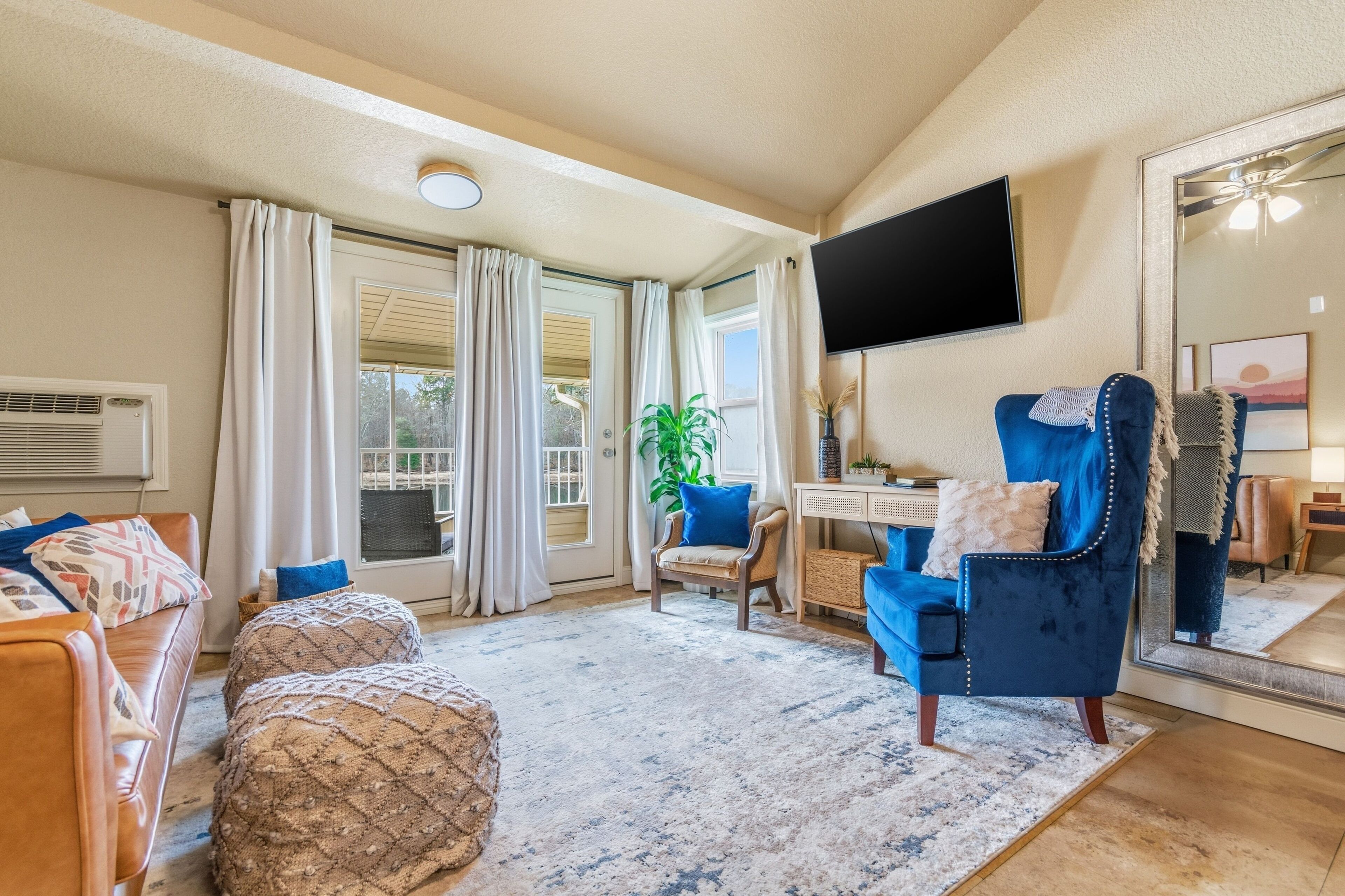 2 bedrooms, WiFi, bed sheets