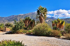 Property grounds - Country House 'La Perla Andaluza' with Mountain View, Wi-Fi, and Air Conditioning (Alcaucin)