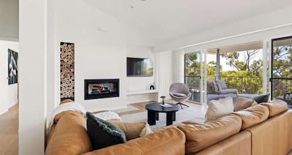 Eagle Heights—Elevated Oasis with Pool & Sea Views
