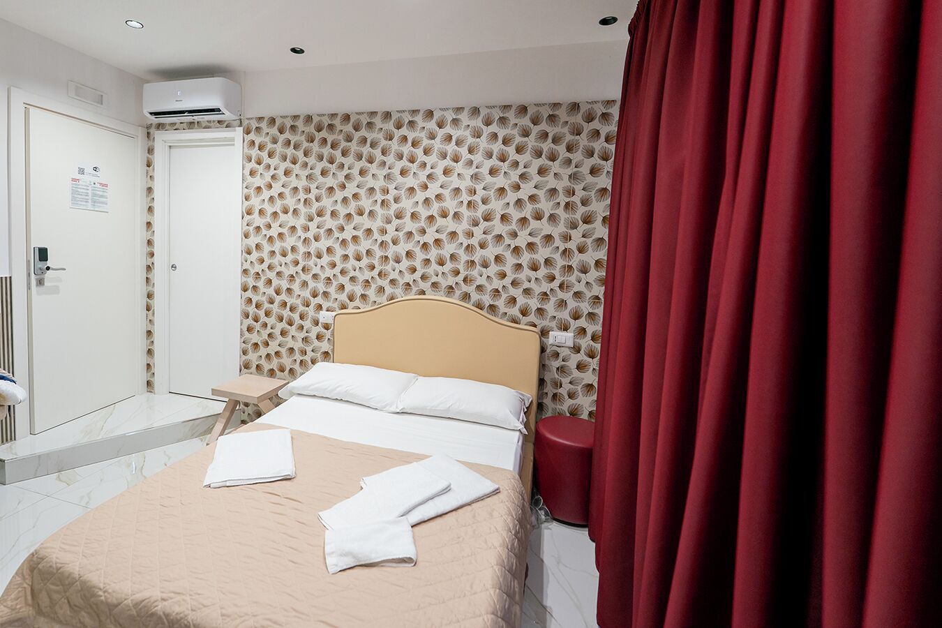 Camera Superior, edificio separato, via A.De Gasperi 45