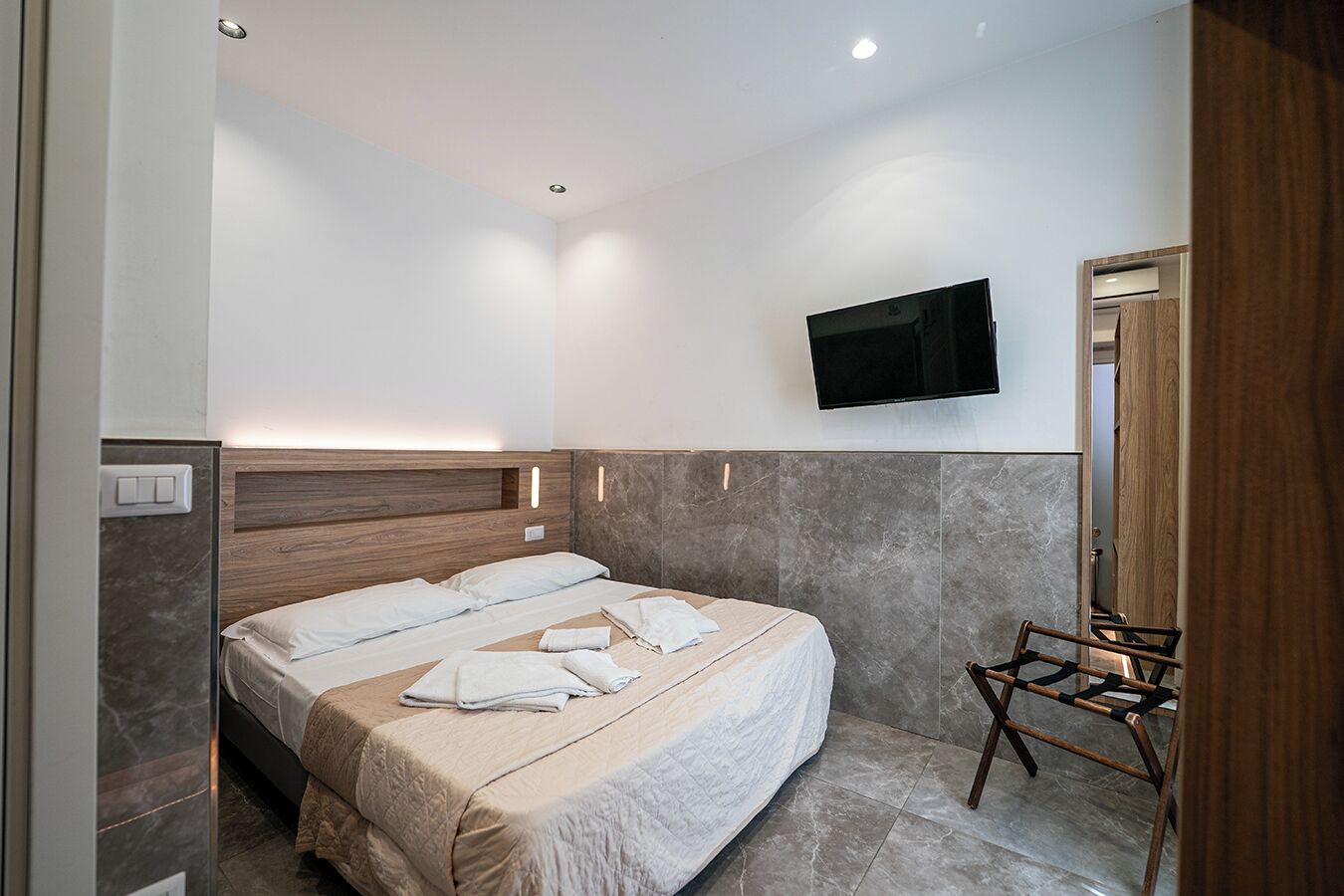 Camera Superior, edificio separato, vico Giardinetto 84