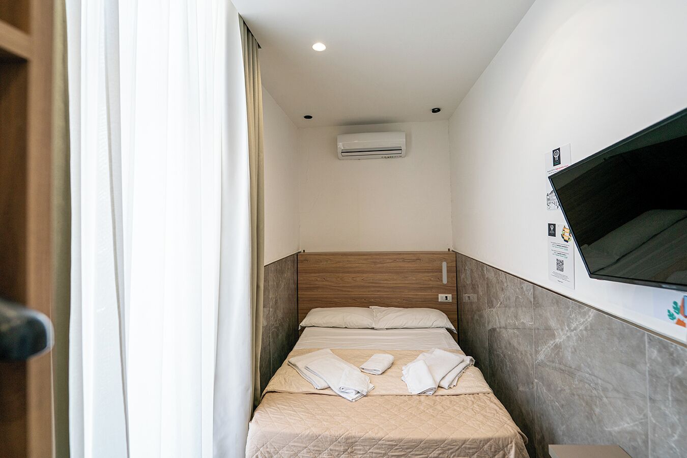 Camera Economy, edificio separato, vico Giardinetto 84