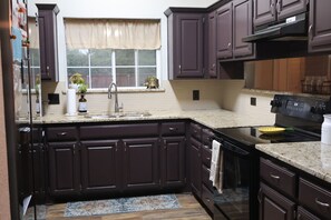 Private kitchen - Cute & Cozy Denton Getaway (Denton)