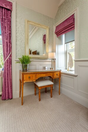 Luxury Double Room | Premium bedding, desk, laptop workspace, blackout curtains - Muckrach Country House (Grantown-on-Spey)