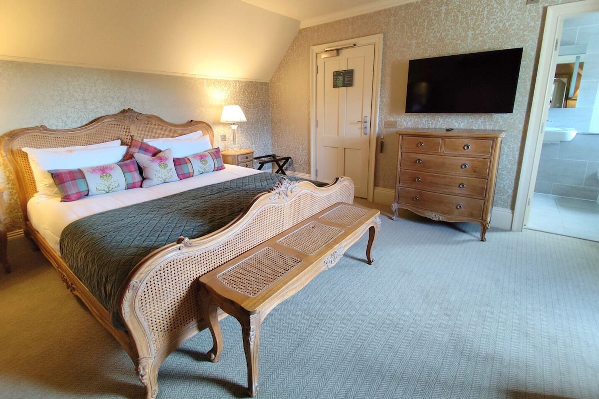 豪華雙人房 | 書桌、筆電工作空間、遮光布/窗簾、熨斗/熨衣板