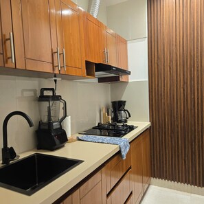 Private kitchen - Majesty suite. Hermosa, 2 dormitorios y jacuzzi en el centro Historico de Cuenca (Cuenca)