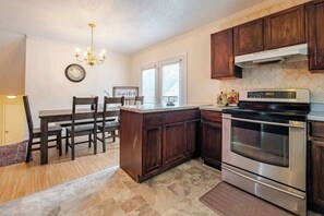 Fridge, microwave, oven, dishwasher - Great 4BR Home Near Emerald Pointe & Downtown (Greensboro)