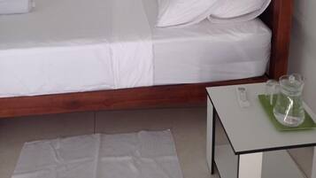 4 bedrooms, free WiFi, bed sheets