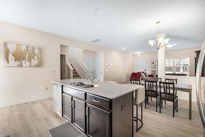 Interior - 5BR Modern Comfort Spacious Home (Greensboro)