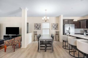 Dining - 5BR Modern Comfort Spacious Home (Greensboro)