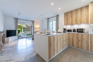 Fridge, microwave, oven, dishwasher - Tomás y Gracia apartment (Mijas Costa)