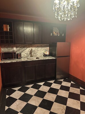 Interior - Charming, luxury 1-bedroom in Buffalo perfect for your stay (Buffalo)