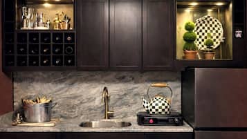 Fridge, microwave, coffee/tea maker, electric kettle