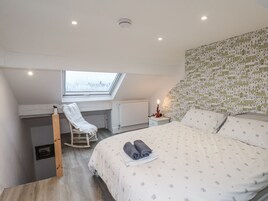 2 habitaciones, decoración personalizada y muebles diferentes 