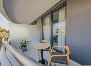 Outdoor dining - Zins Luxury Room 09 in Durrës (Durrës)