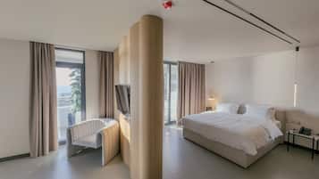 Desk, iron/ironing board, free WiFi, bed sheets