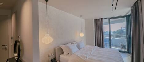 Bureau, fer et planche à repasser, Wi-Fi gratuit, draps fournis