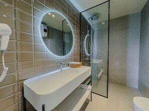 Bathroom - Zins Luxury Room 02 in Durrës (Durrës)