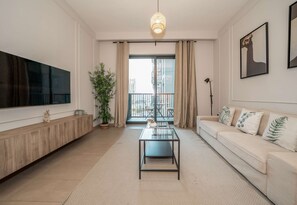 Living area - Stylish Fully Furnished 1BR in Executive Residence (Dubai)