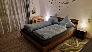 Internet, bed sheets