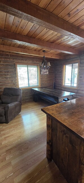 Interior - 2-bedroom cabin in lovely Lake of the Woods (Lake of the Woods)