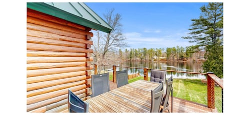 Luxurious Lakefront Log Home with Private Dock and fenced in yard