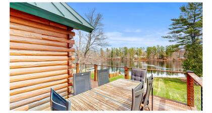 Luxurious Lakefront Log Home with Private Dock and fenced in yard