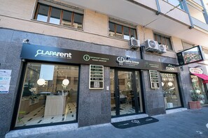 Exterior detail - CLAPA GROUP DISLOCATED HOSPITALITY (Naples)