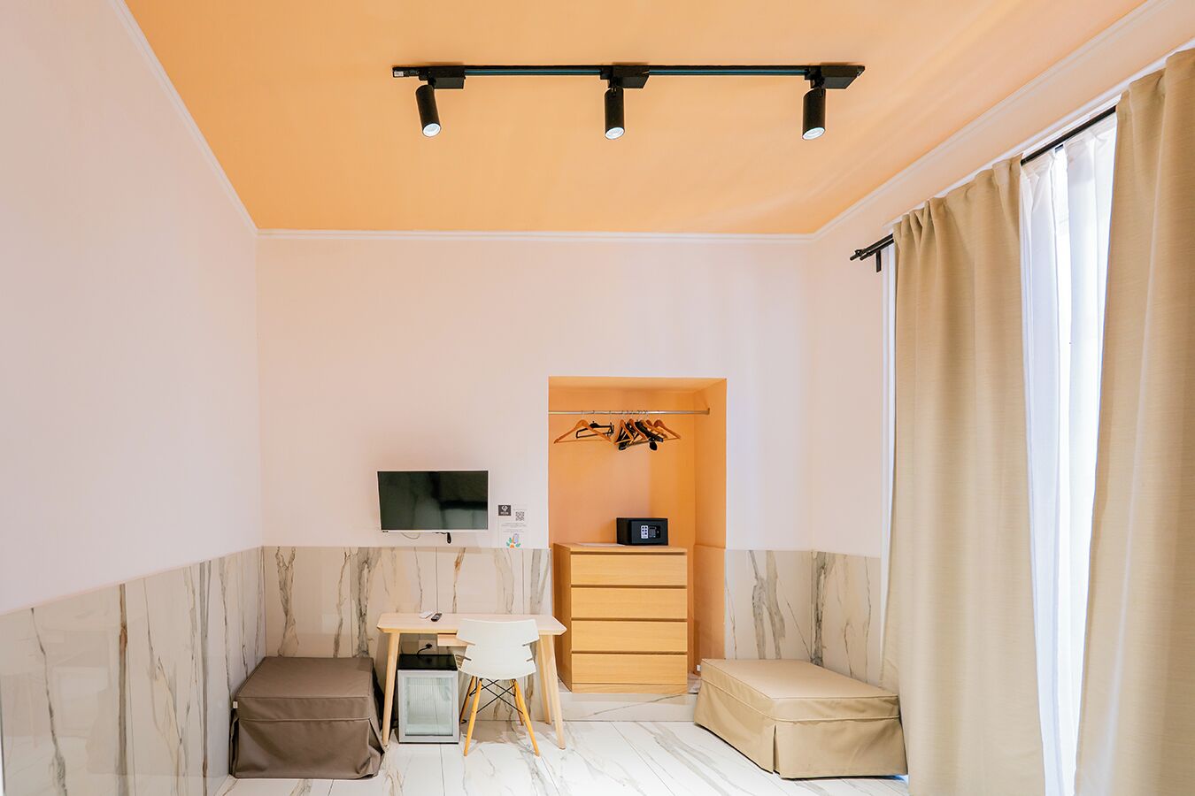 Deluxe-huone | Työpöytä, kannettavalle tietokoneelle sopiva työtila