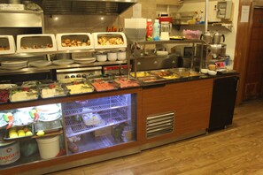 Standard Triple Room, City View | Dining - GROSS HOTEL (Istanbul)