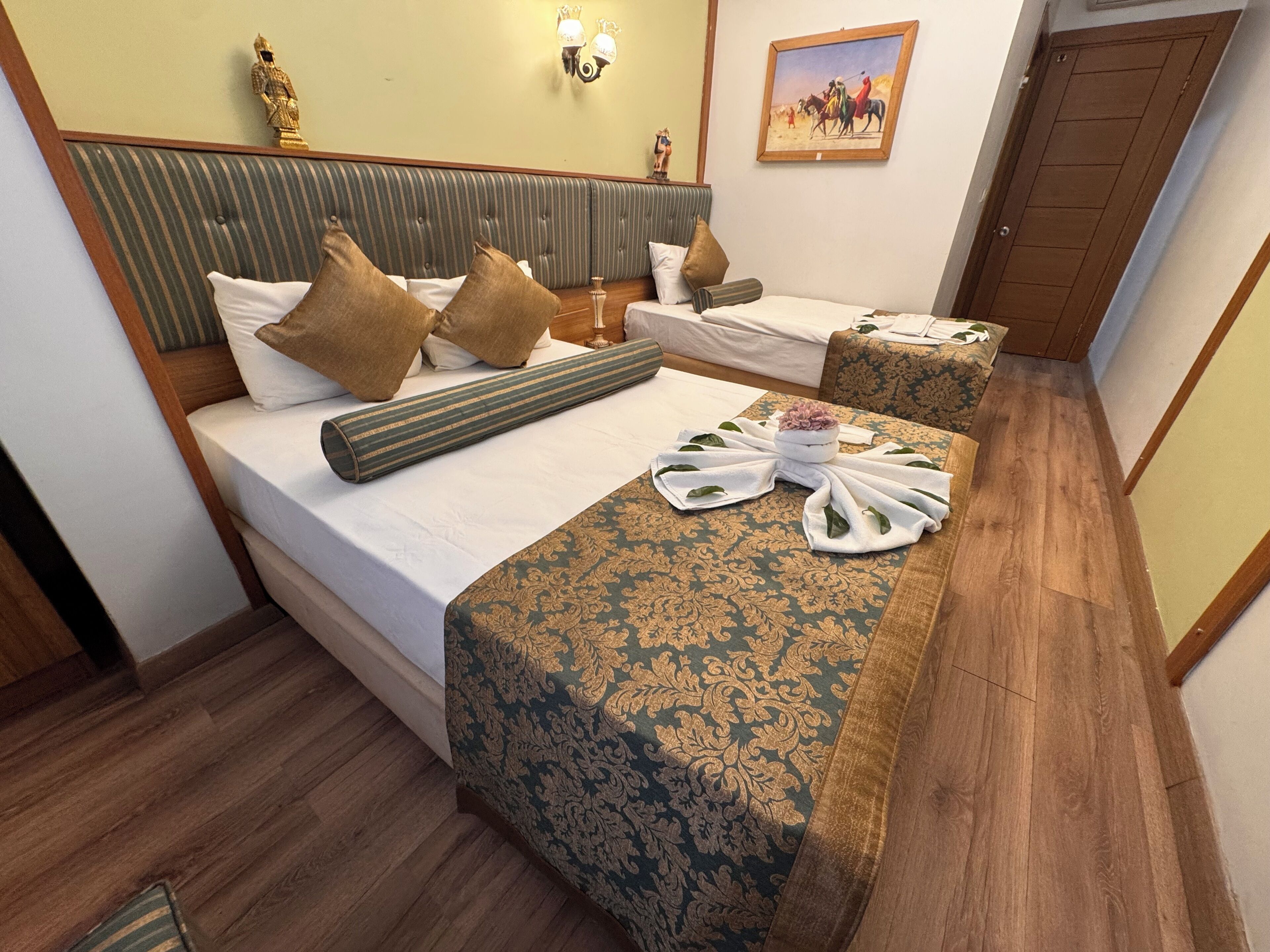 スタンダード トリプルルーム シティビュー | セーフティボックス (室内)、防音設備、アイロン / アイロン台、WiFi (無料)