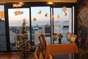 Standard Double Room, City View | Dining - GROSS HOTEL (Istanbul)