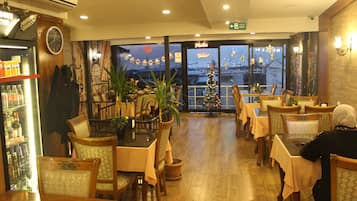 Standard Double Room, City View | Dining