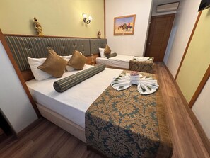 Phòng 3 Tiêu chuẩn, quang cảnh thành phố | Két bảo mật tại phòng, phòng cách âm, bàn ủi/dụng cụ ủi quần áo