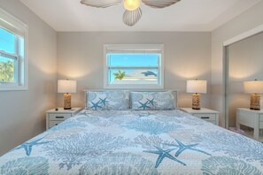 2 bedrooms, iron/ironing board, Internet, bed sheets - 🌊Great Shared Pool | Easy Beach Access | Blue Pearl Manor Upper🌊 (Fort Myers Beach)