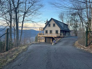 Exterior - Peaceful and private sanctuary with incredible 180 degree views in Maggie Valley (Maggie Valley)