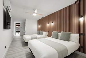 Quadruple Room | Iron/ironing board, free WiFi