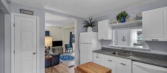 Perfect Blissful 3 Bedroom Retreat Near Lake Erie, Spire, Wine Country, & Trails