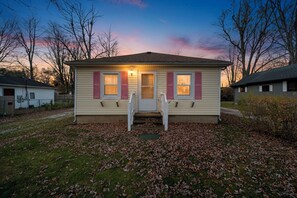 Exterior - Perfect Blissful 3 Bedroom Retreat Near Lake Erie, Spire, Wine Country, & Trails (Madison)