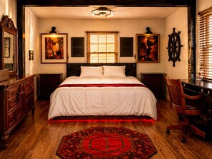 2 bedrooms, desk, iron/ironing board, free WiFi - Historic Family Escape Near Downtown, Romantic + Pet-Friendly (Wilmington)