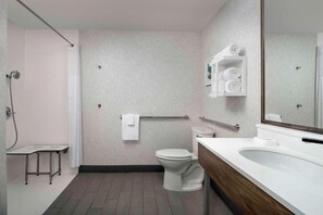 Bathroom - Hampton Inn Pittsburgh Monroeville (Monroeville)