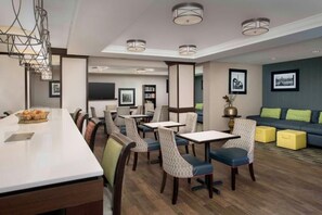 Dining - Hampton Inn Pittsburgh Monroeville (Monroeville)