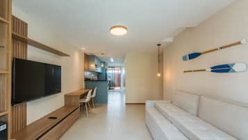 Apartamento básico | Área de estar | Smart TV 32 polegadas com canais digitais