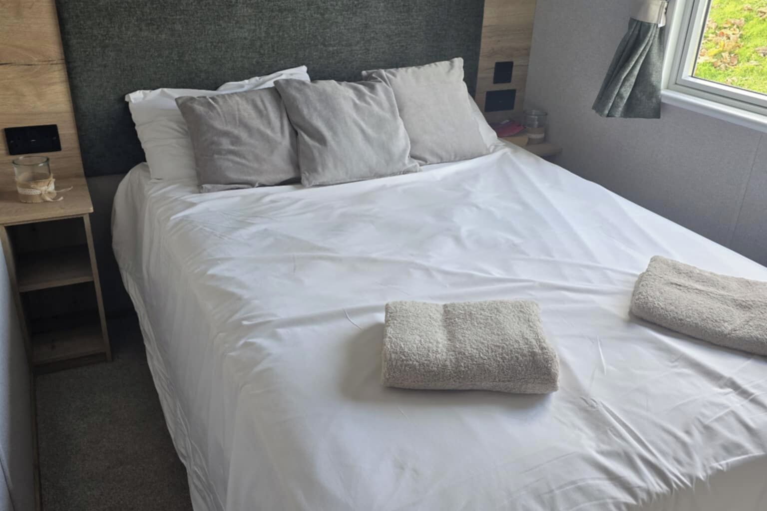 3 bedrooms, iron/ironing board, WiFi (free), bed sheets